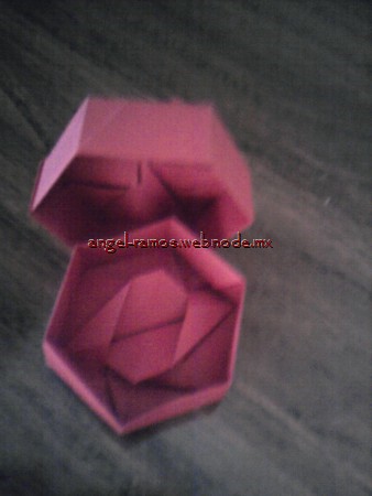 Caja hexagonal.